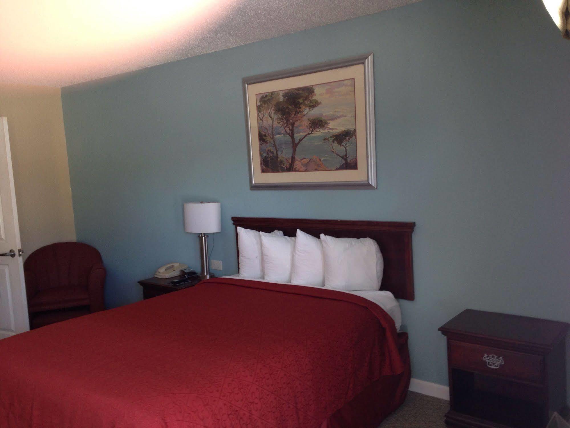 Econo Lodge Inn & Suites Ocean Springs - Biloxi Exterior photo