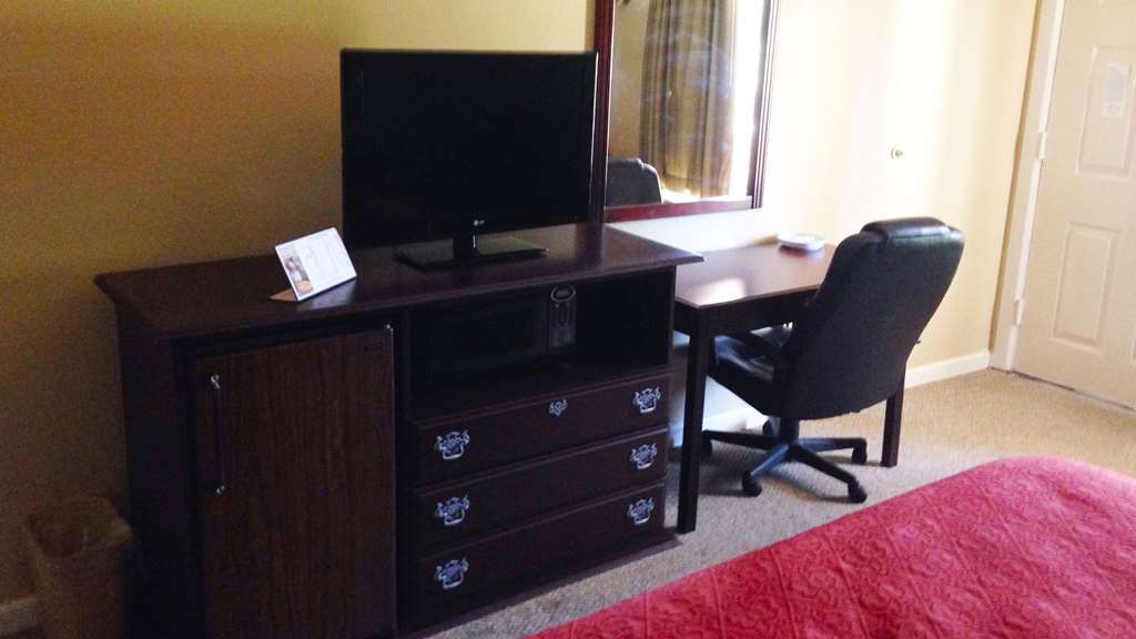 Econo Lodge Inn & Suites Ocean Springs - Biloxi Room photo