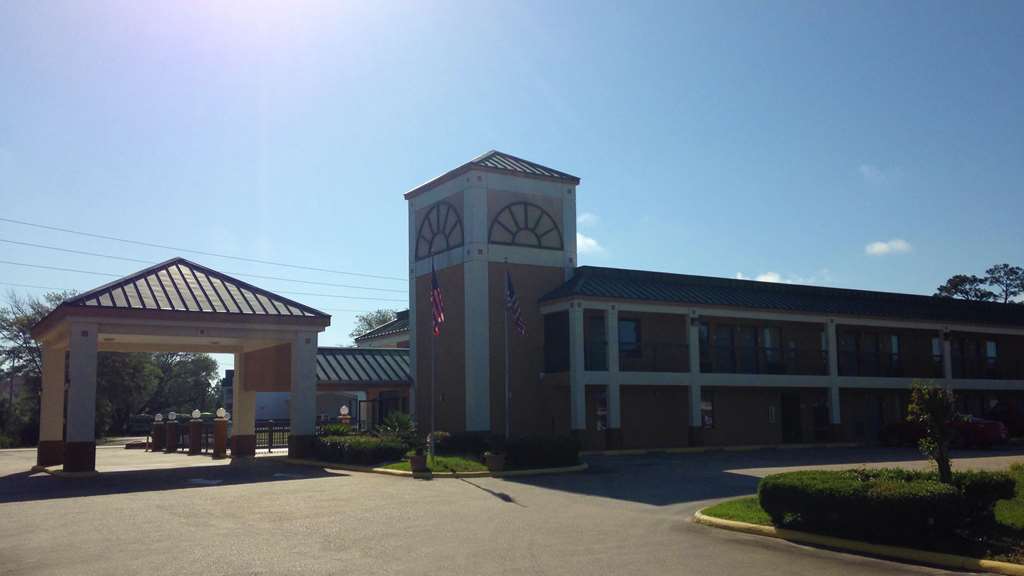 Econo Lodge Inn & Suites Ocean Springs - Biloxi Exterior photo